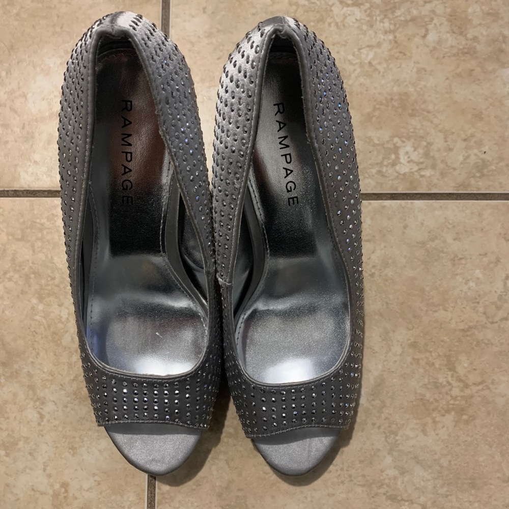 Studded pumps